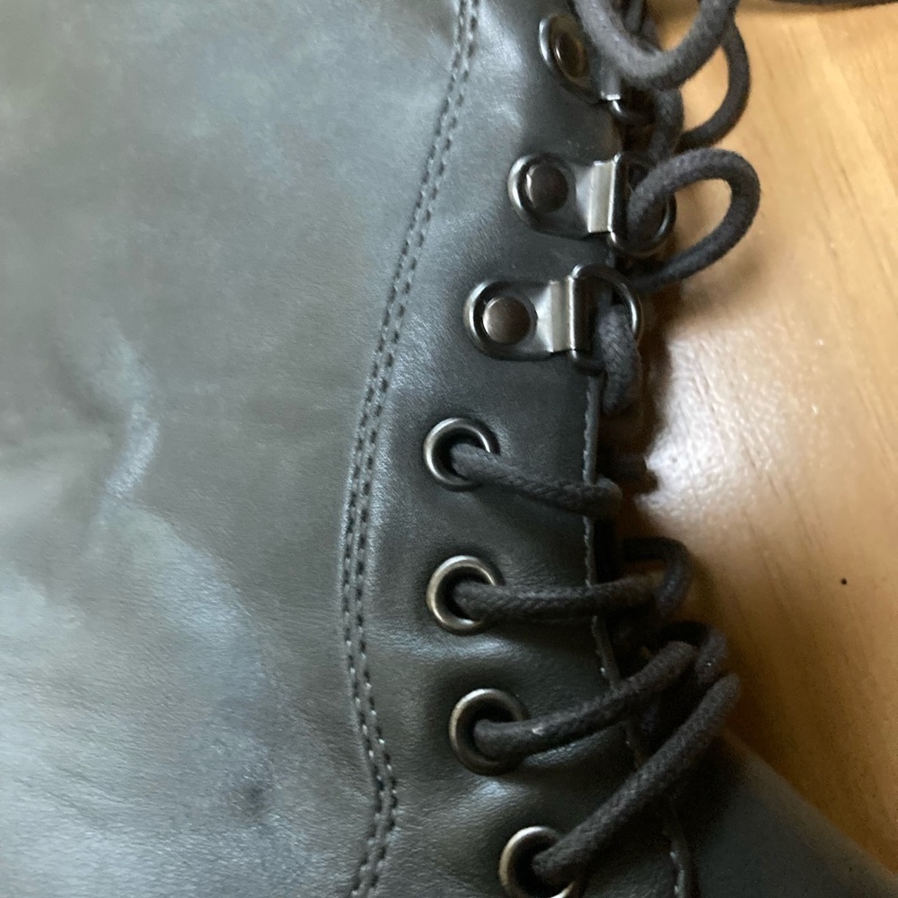 New Torrid Blue Gray Metal Heel & Cap Combat Boots 7W - Picture 3 of 8
